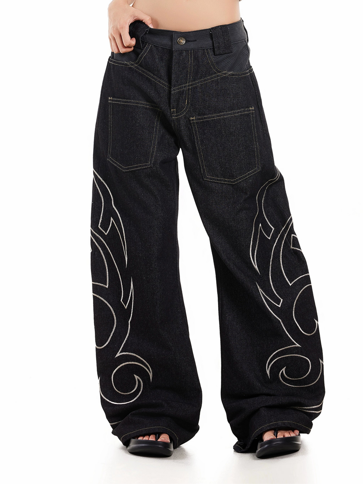 SIDE GRAPHIC REVERSE POCKET DENIM