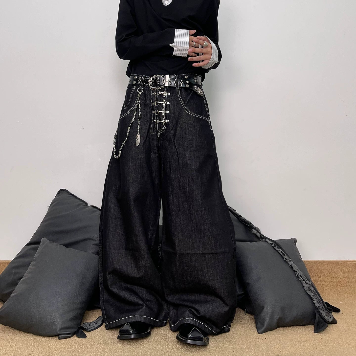 FRONT TOGGLE BAGGY DENIM