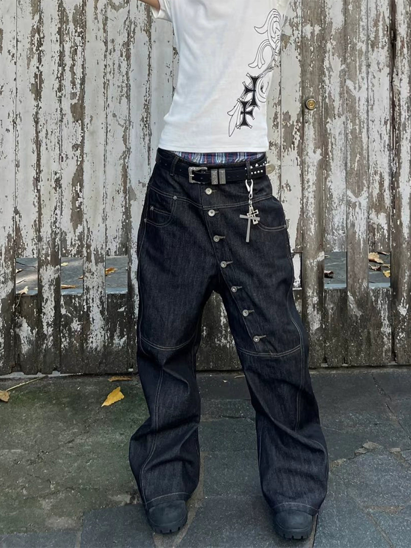 ASYMMETRIC BUTTON BAGGY DENIM