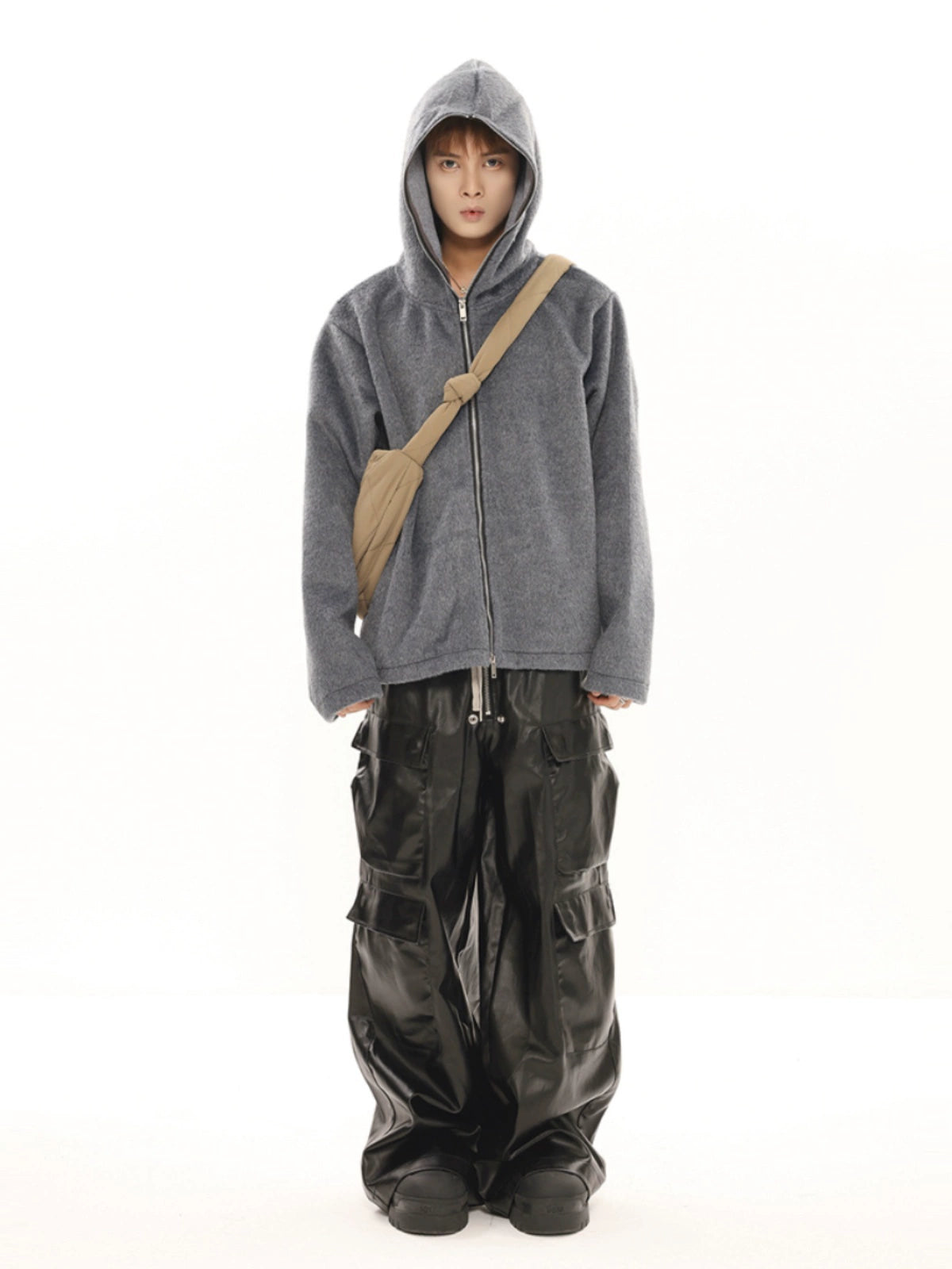 GLOSSY CARGO LEATHER PANTS