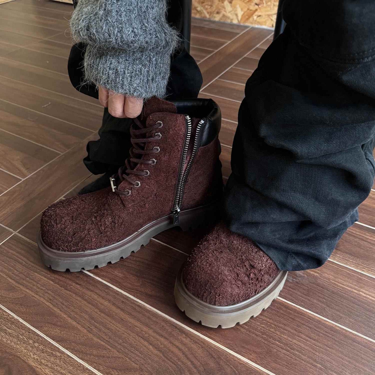 COWHIDE HIGHSOLE COMBAT BOOTS