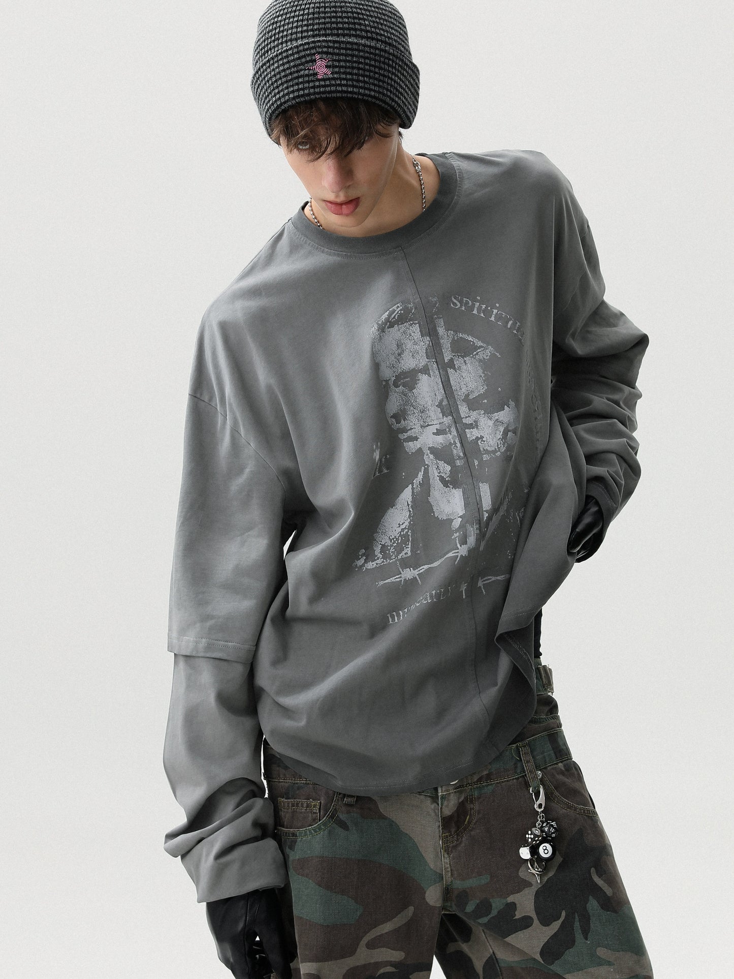 DISTRESSED AMERICAN LONG-SLEEVE T-SHIRT