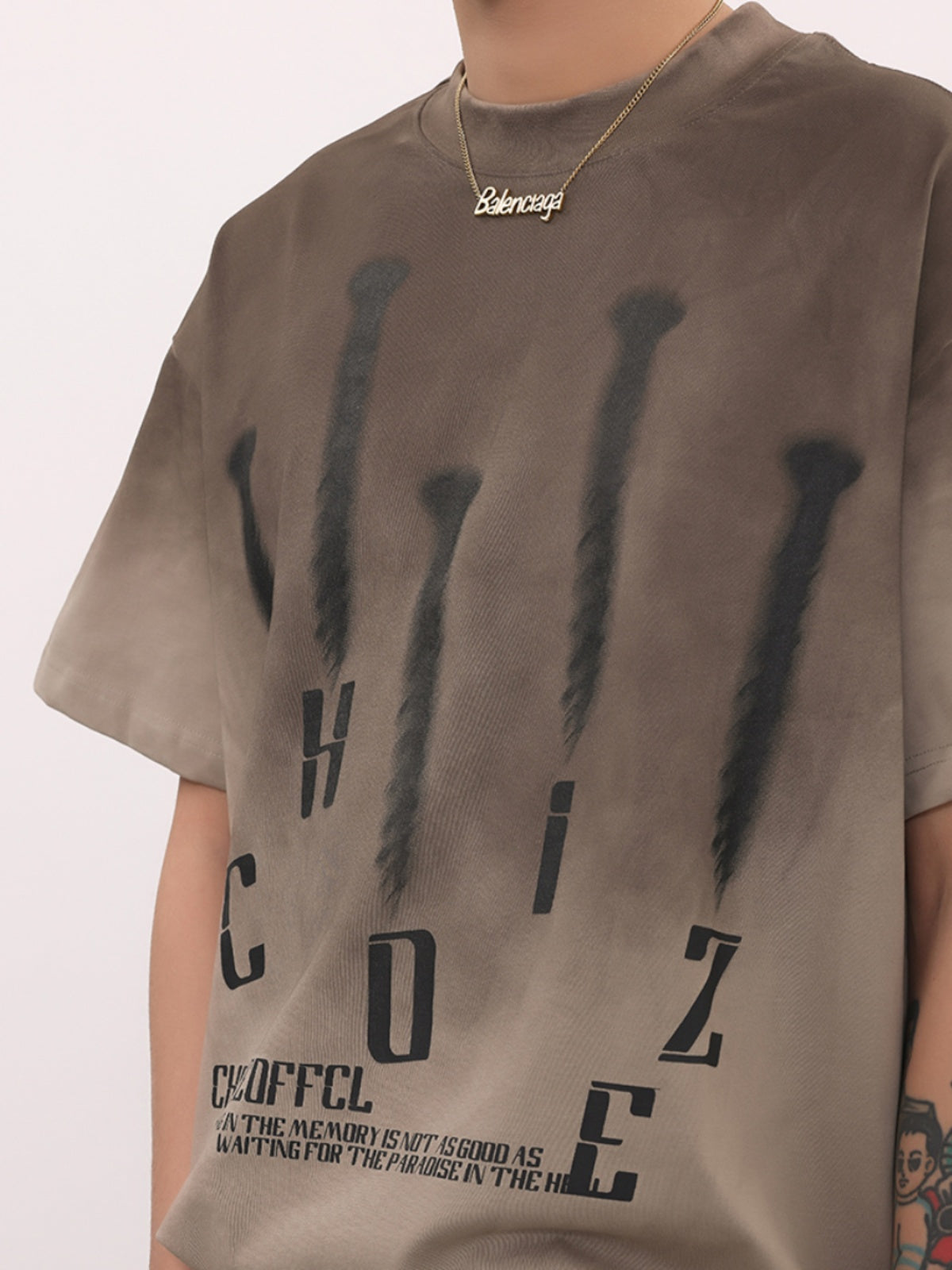 NAIL GRADIENT WASHED DISTRESSED T-SHIRT