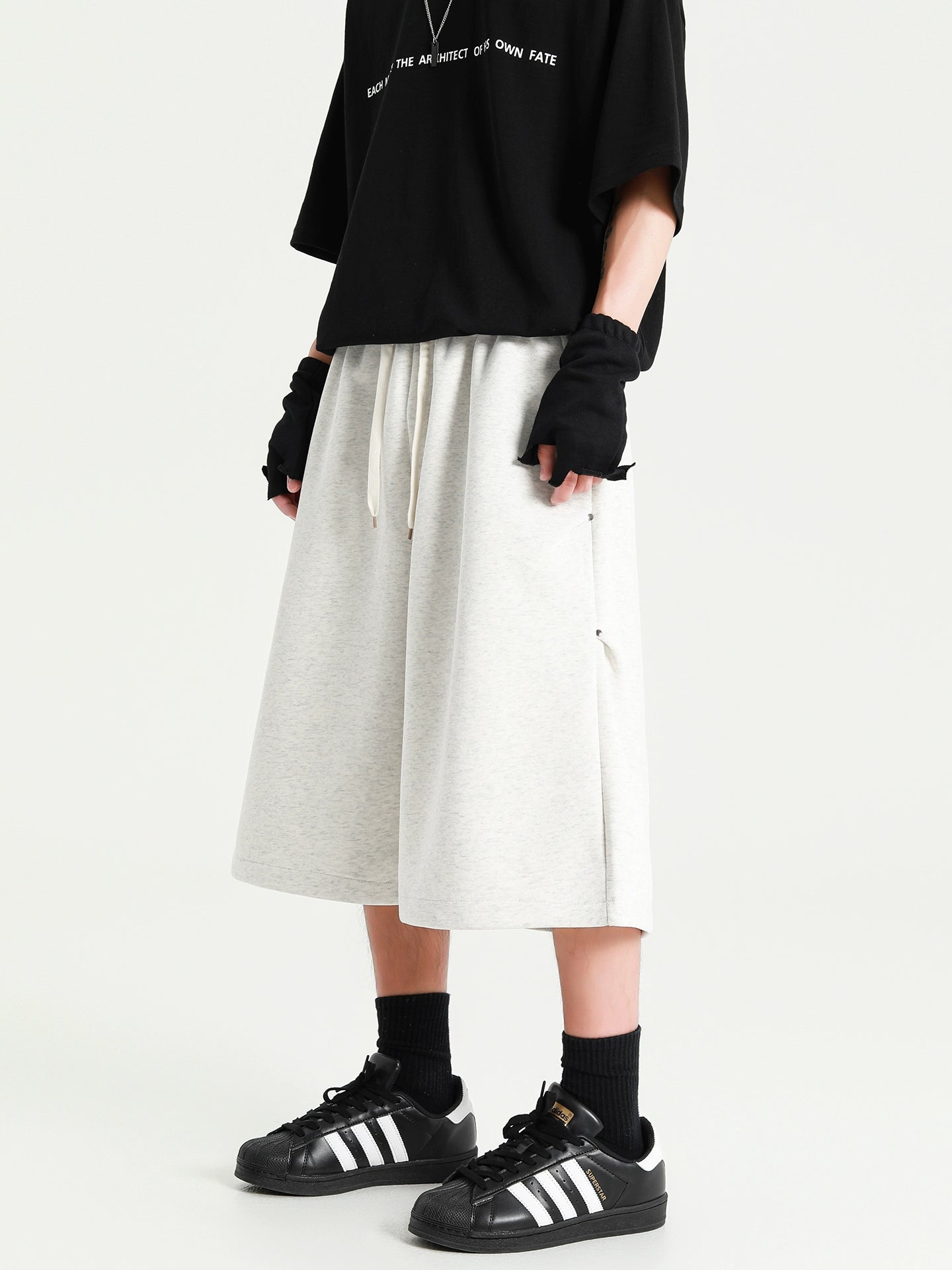 STUDS SWEAT SHORTS