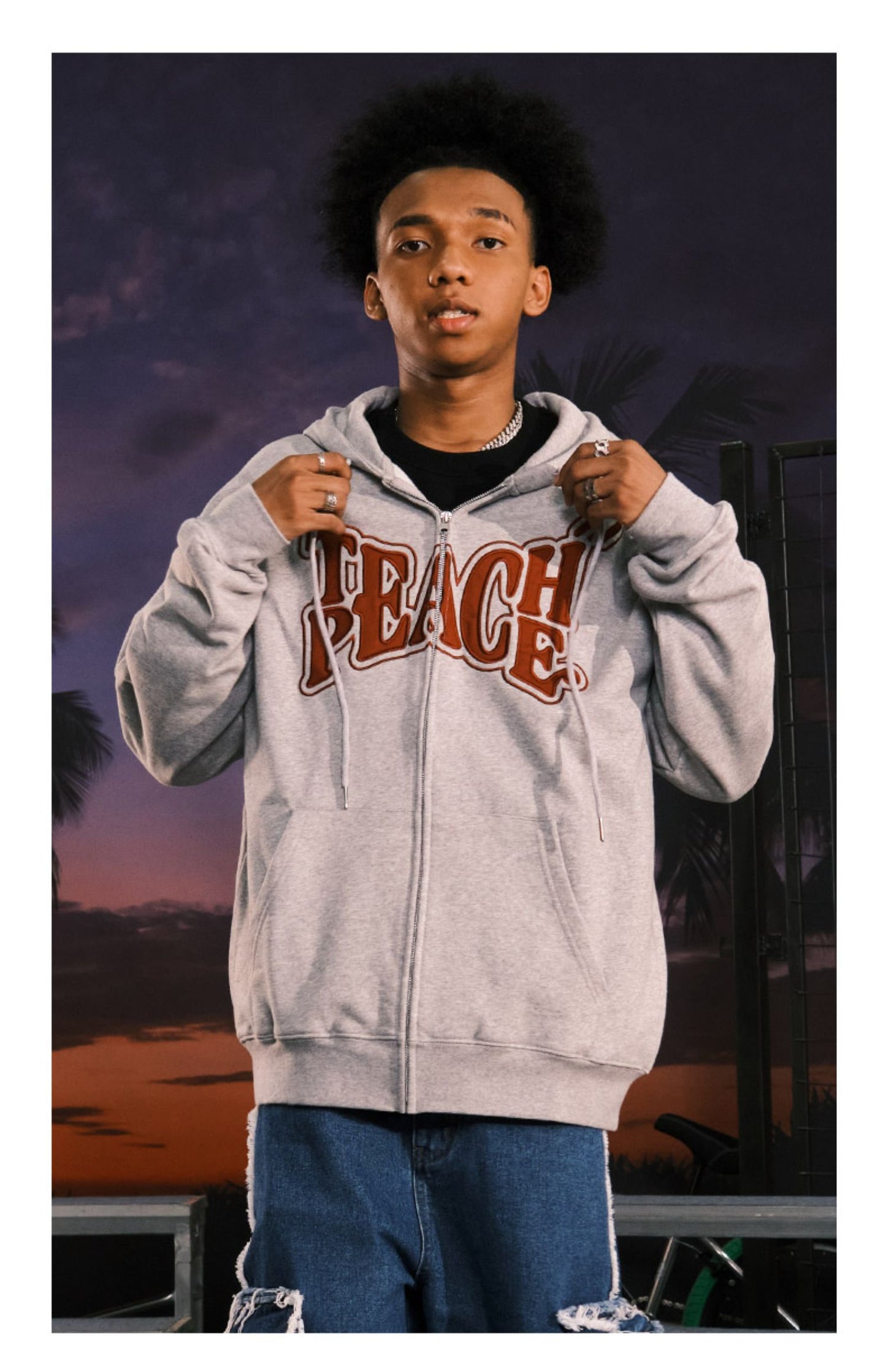PATCH EMBROIDERY ZIPPED HOODIE