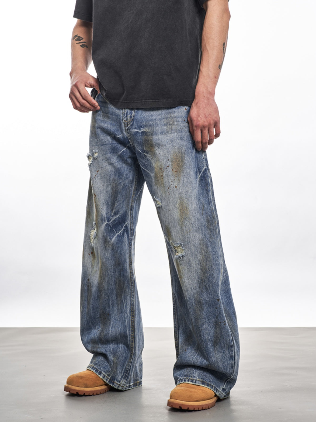 DAMEGE WASHED STRAIGHT DENIM PANTS