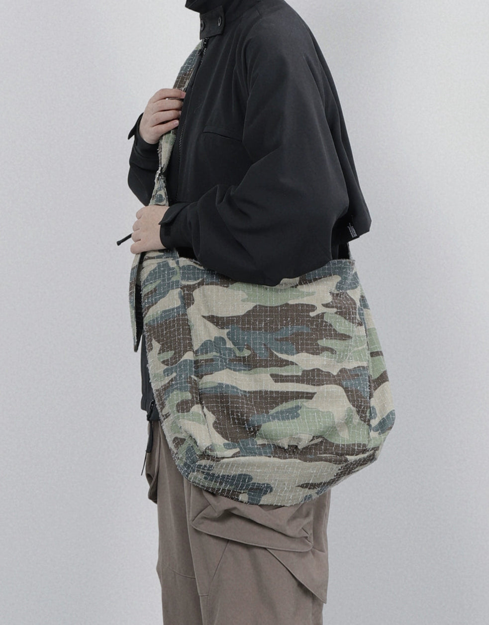 MILITARY CAMOUFLAGE CROSSBODY BAG
