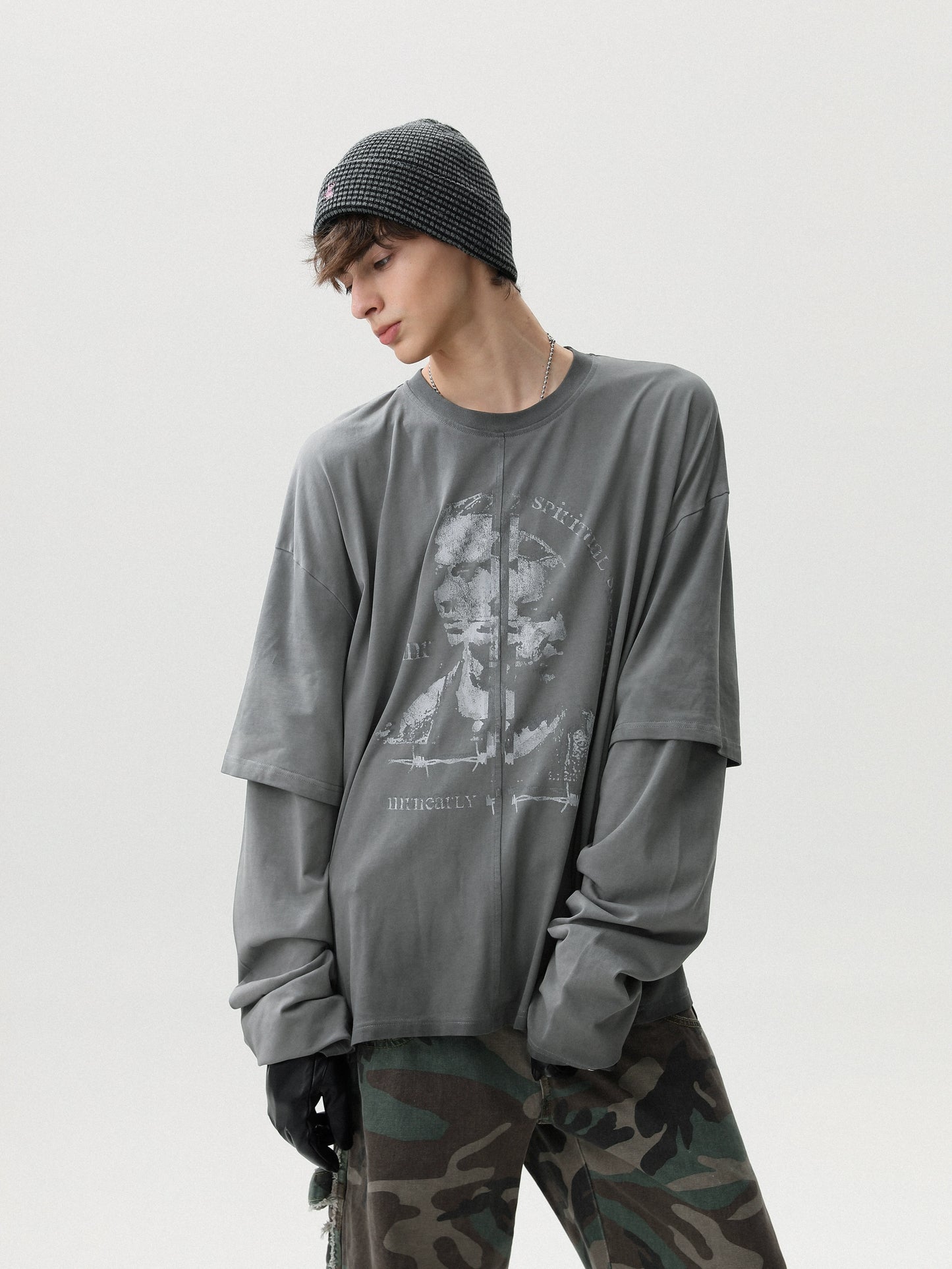 DISTRESSED AMERICAN LONG-SLEEVE T-SHIRT