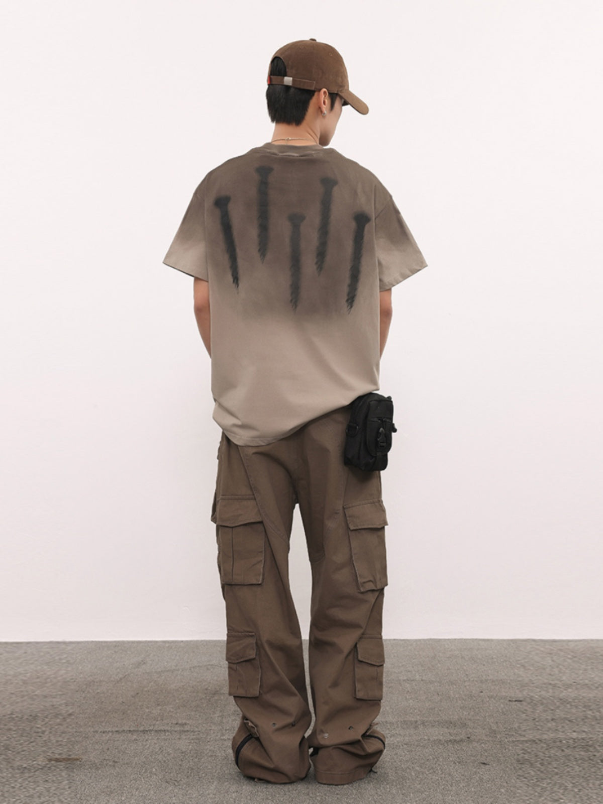 NAIL GRADIENT WASHED DISTRESSED T-SHIRT