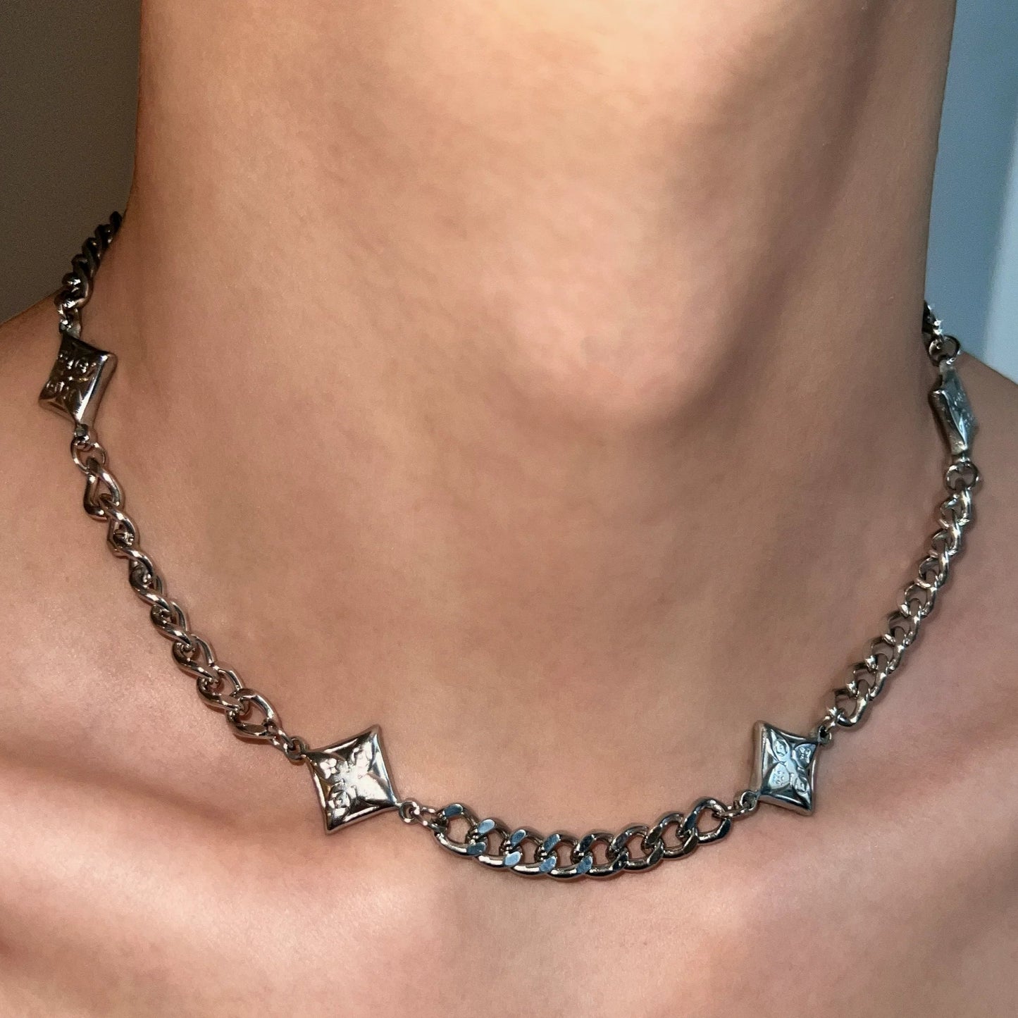 PYRAMID CHAIN NECKLACE