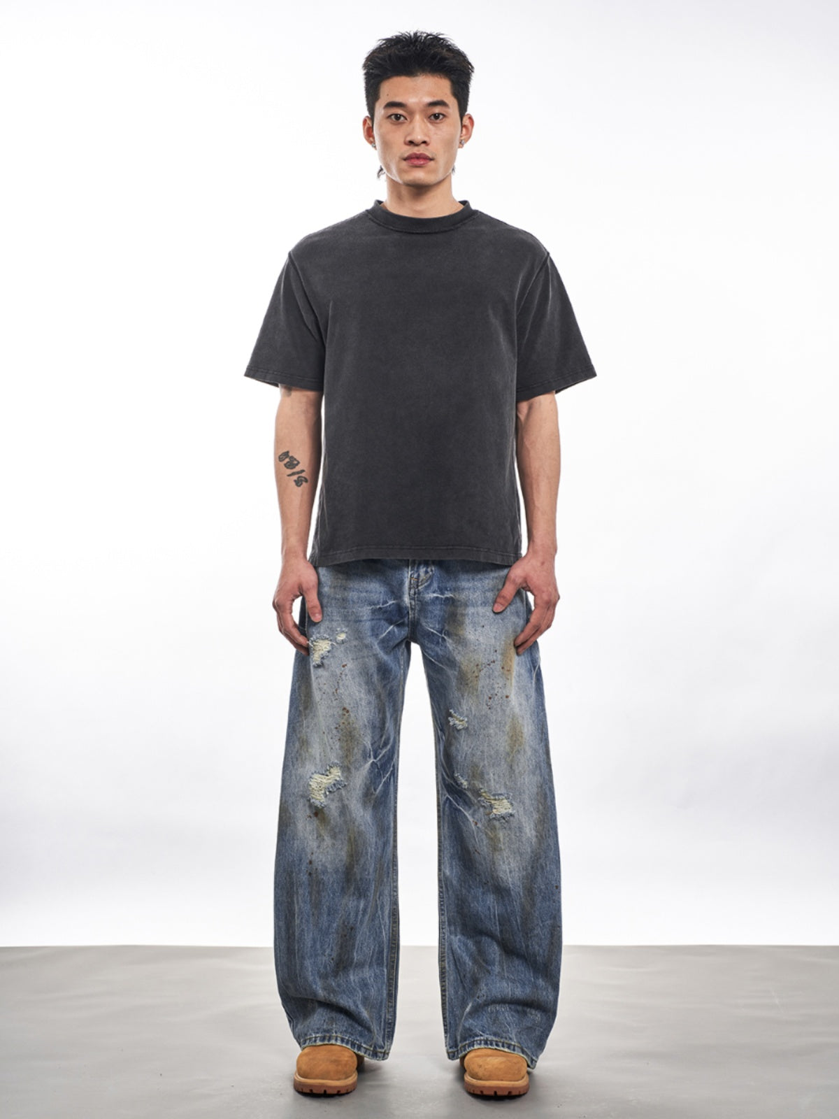 DAMEGE WASHED STRAIGHT DENIM PANTS