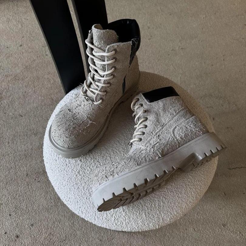COWHIDE HIGHSOLE COMBAT BOOTS