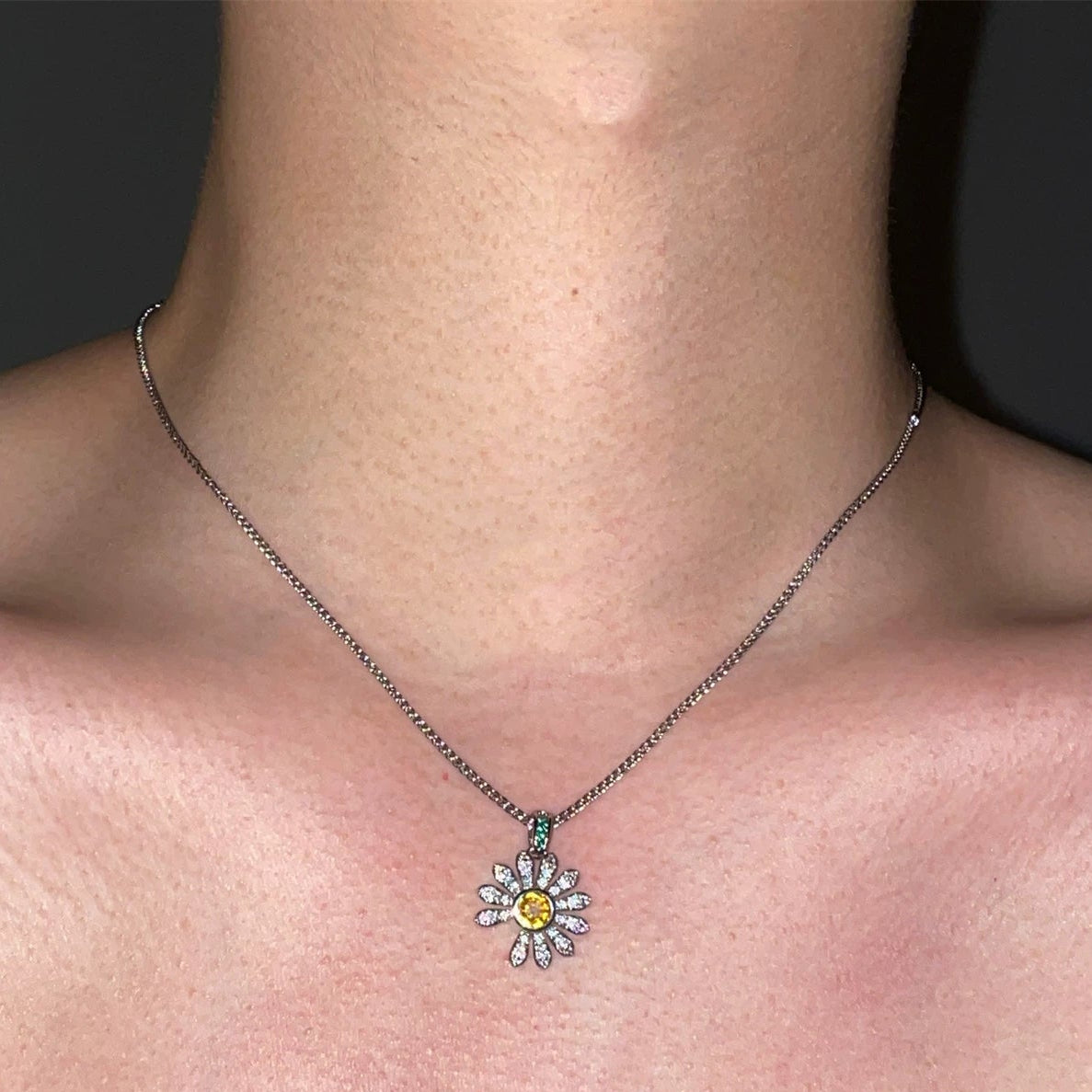 DAISY SHARD NECKLACE