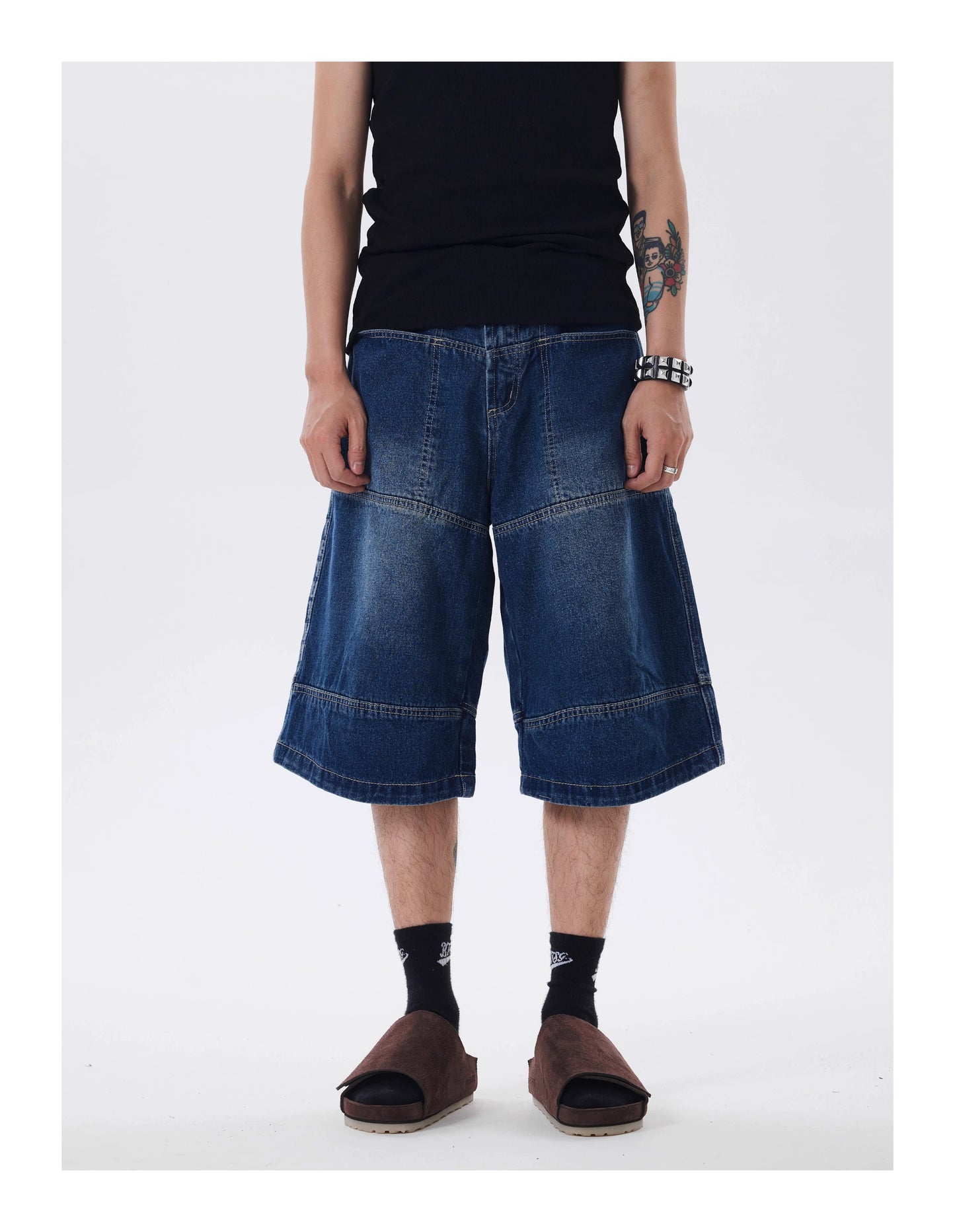 BACKPRINT WASHED DITRESSED DENIM SHORTS