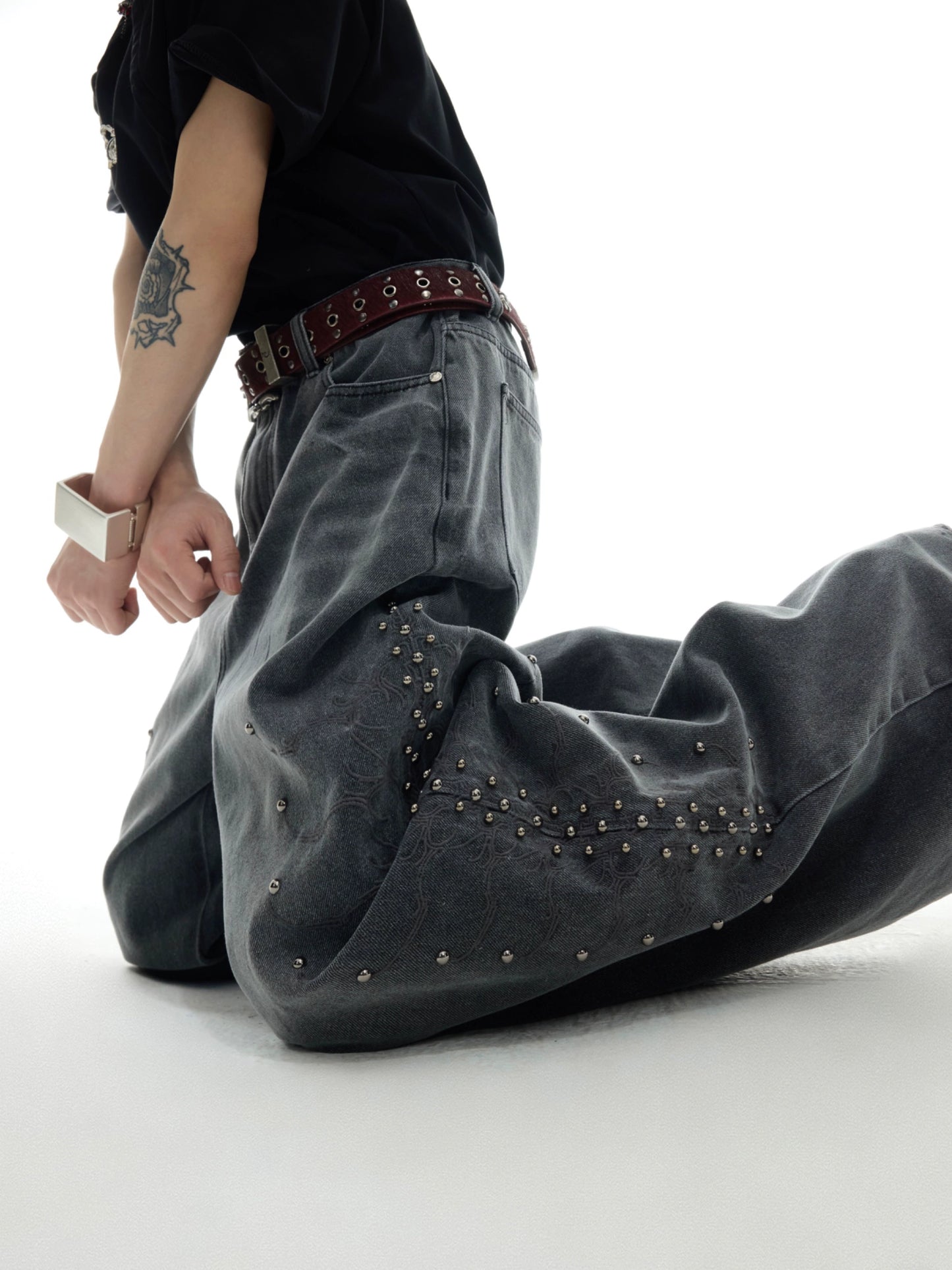 WASHED GRAPHIC RHINESTONE DENIM PANTS