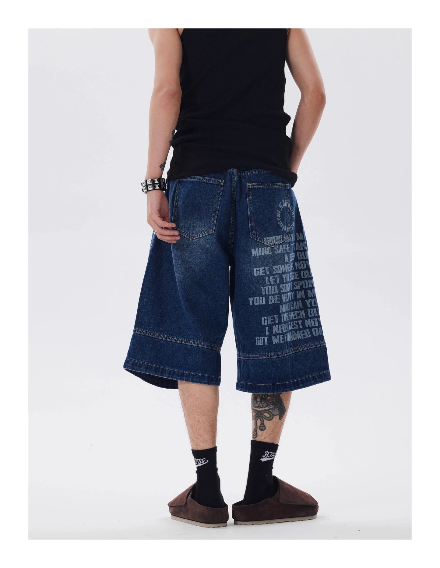 BACKPRINT WASHED DITRESSED DENIM SHORTS