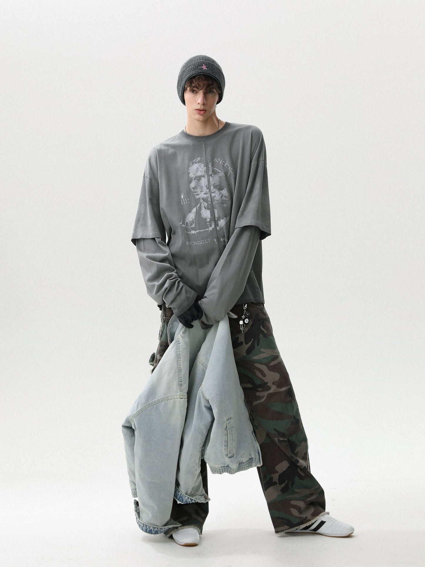 DISTRESSED AMERICAN LONG-SLEEVE T-SHIRT