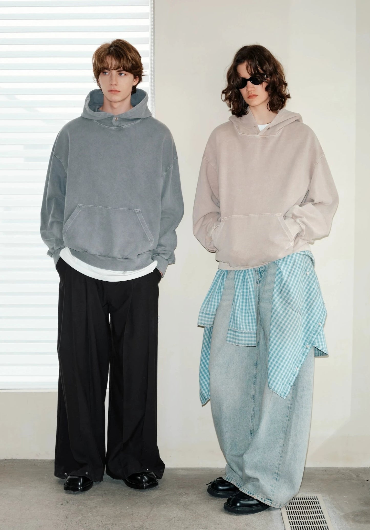 WASHED HOODED BOTTON SWEATSHIRT