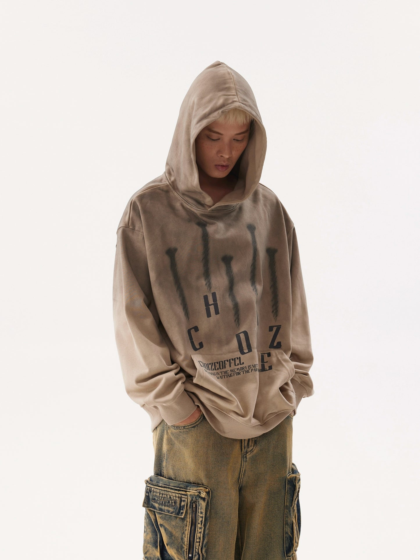 WASHED GRADIENT NAIL HOODIE