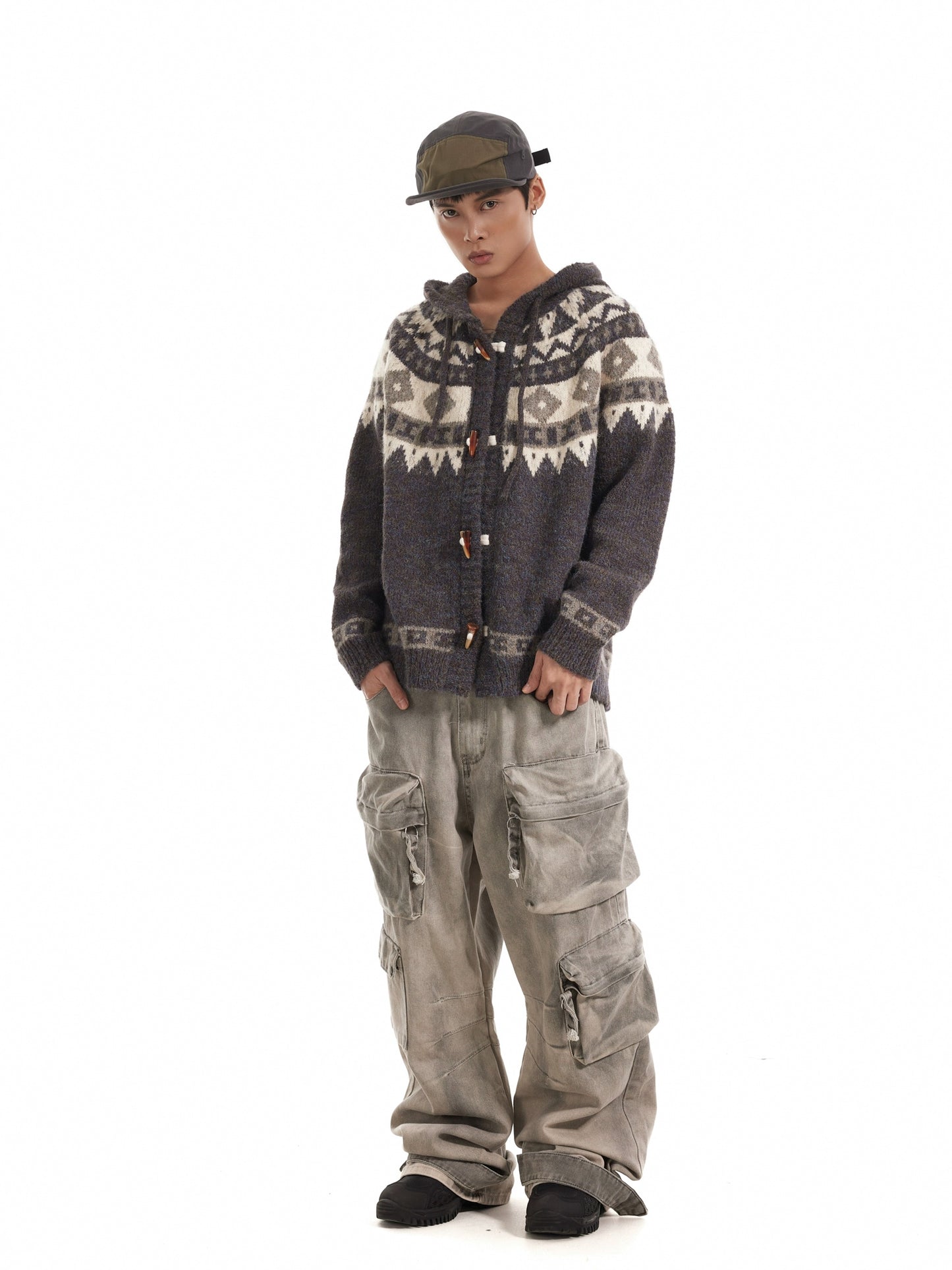 MULTI POCKET DISTRESSED CARGO DENIM PANTS