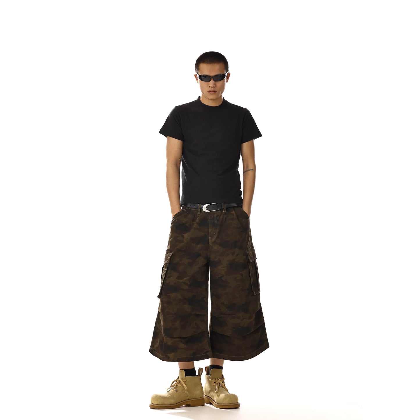 CAMO WIDE CARGO SHORTS