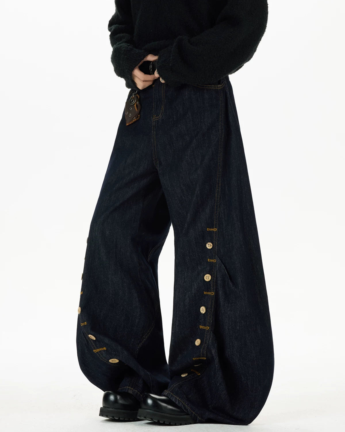 SIDE BUTTON WIDE DENIM