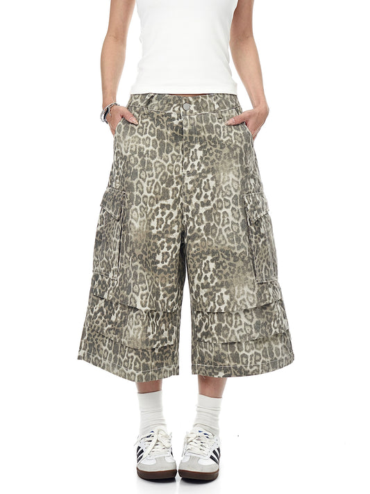 VINATGE DISTRESSED LEOPARD CARGO SHORTS