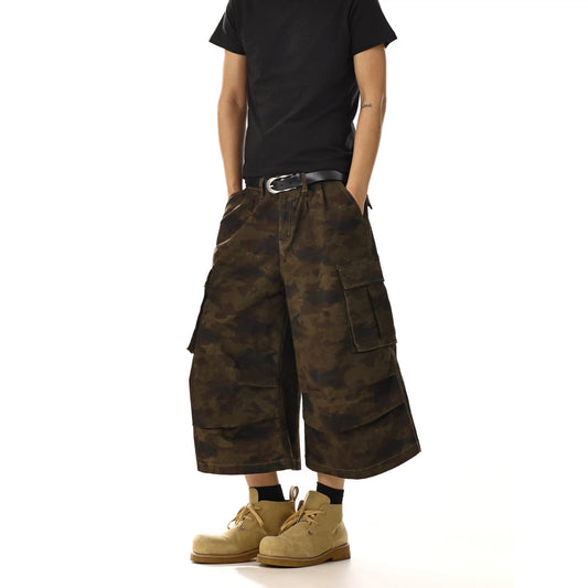 CAMO WIDE CARGO SHORTS