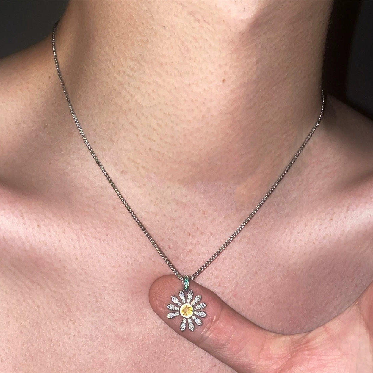 DAISY SHARD NECKLACE