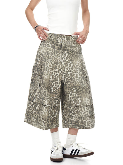 VINATGE DISTRESSED LEOPARD CARGO SHORTS