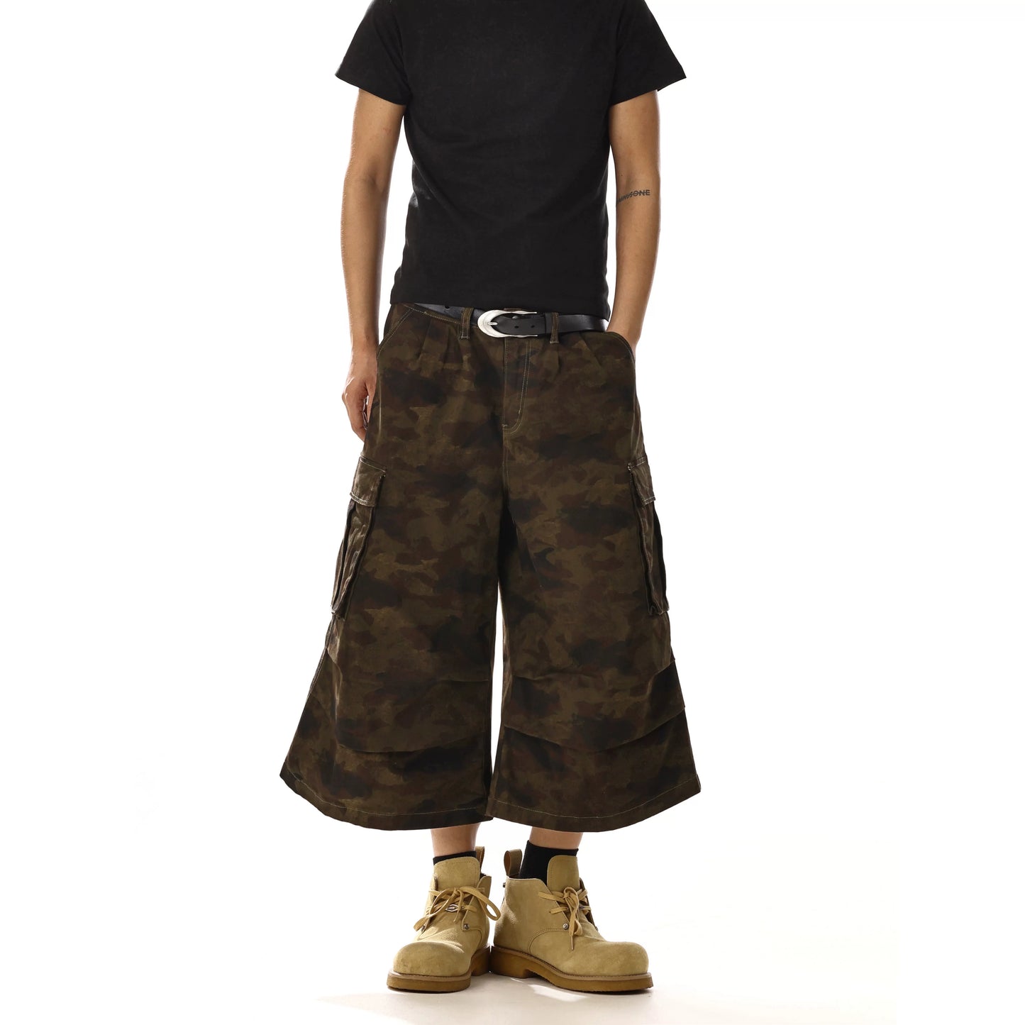 CAMO WIDE CARGO SHORTS