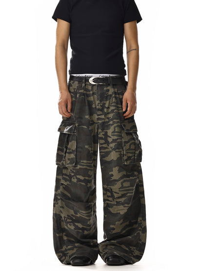 RETRO CAMOUFLAGE CARGO PANTS