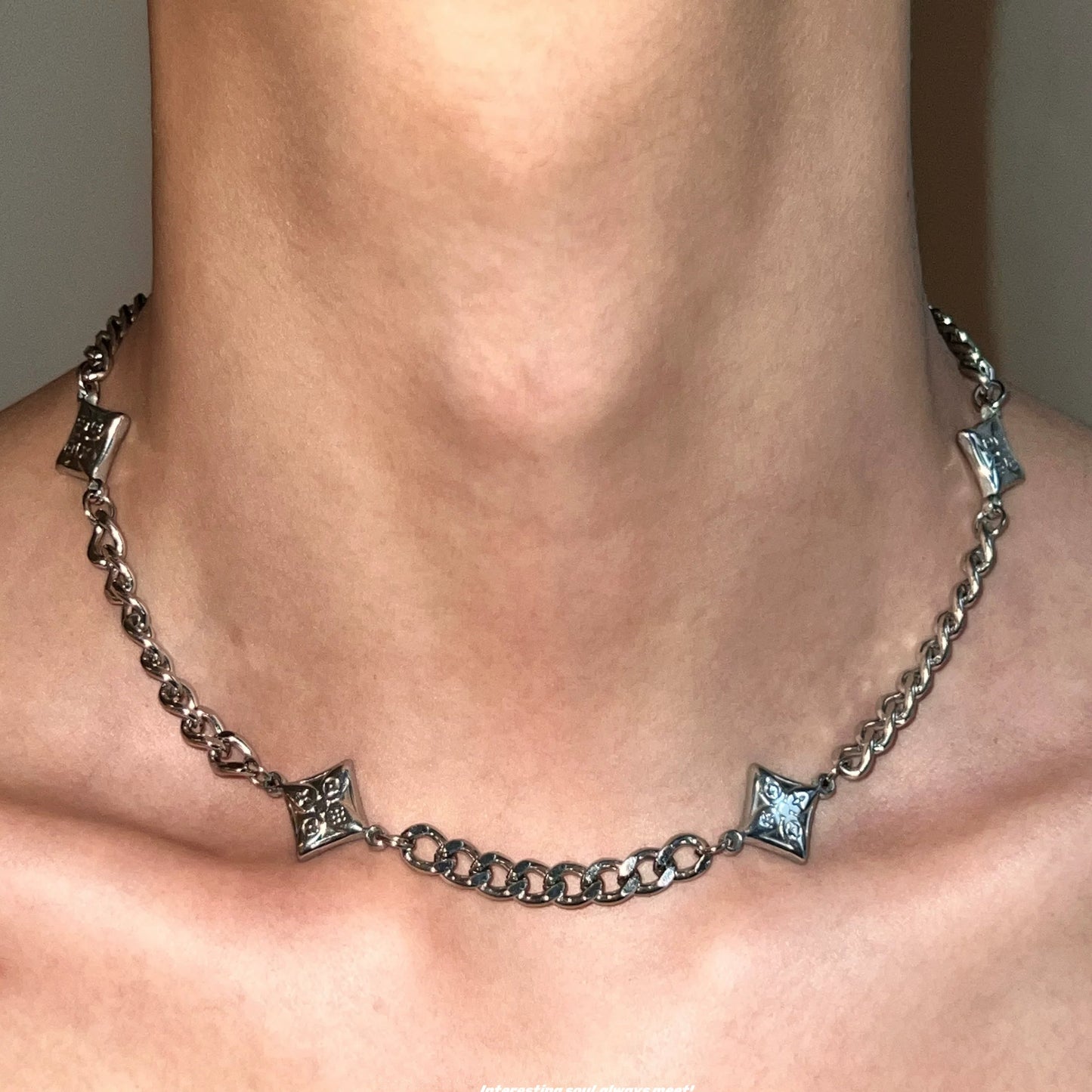 PYRAMID CHAIN NECKLACE