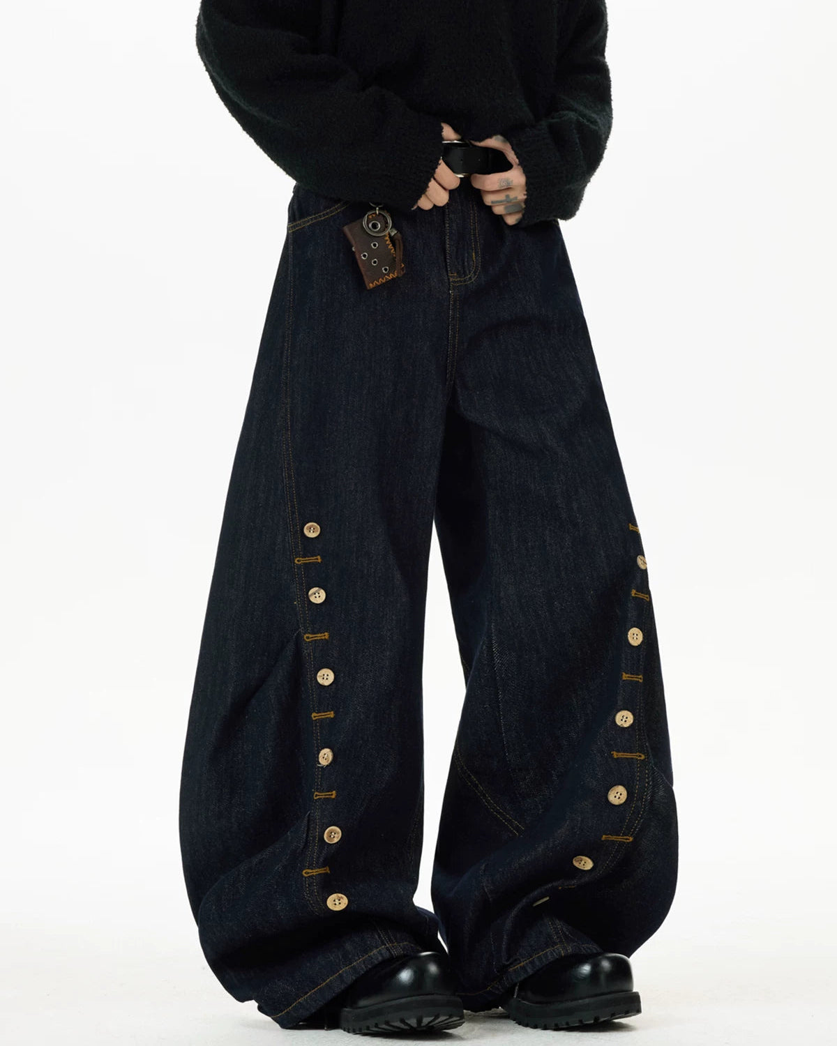SIDE BUTTON WIDE DENIM
