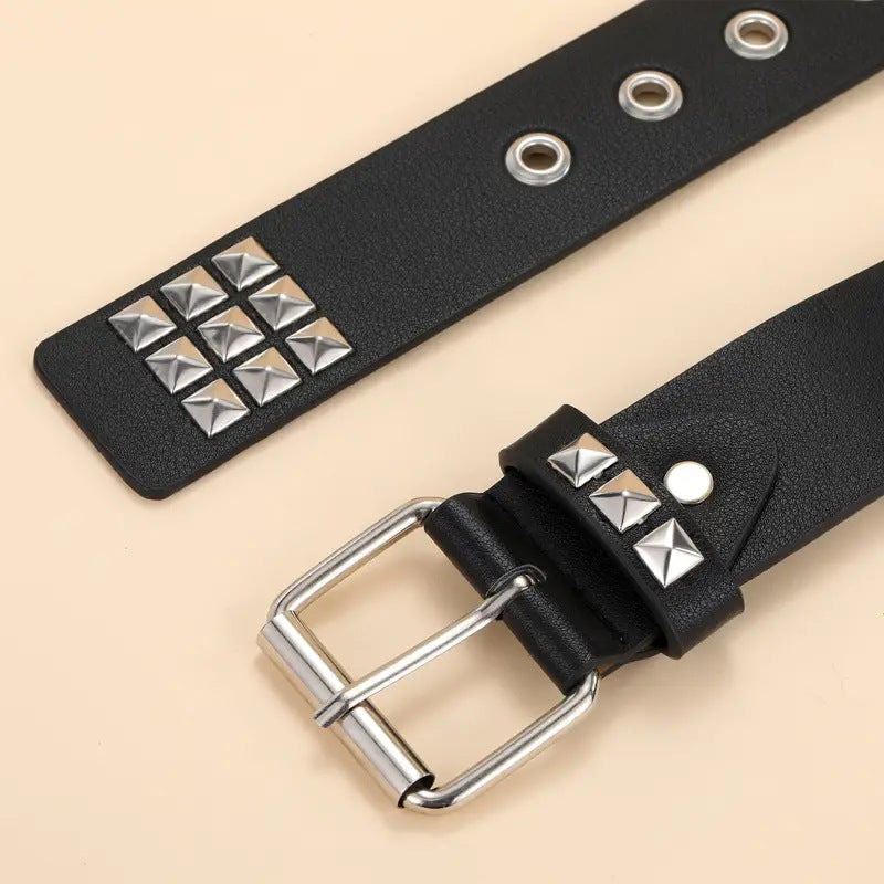 STUDDED PYRAMID LEATHER BELT