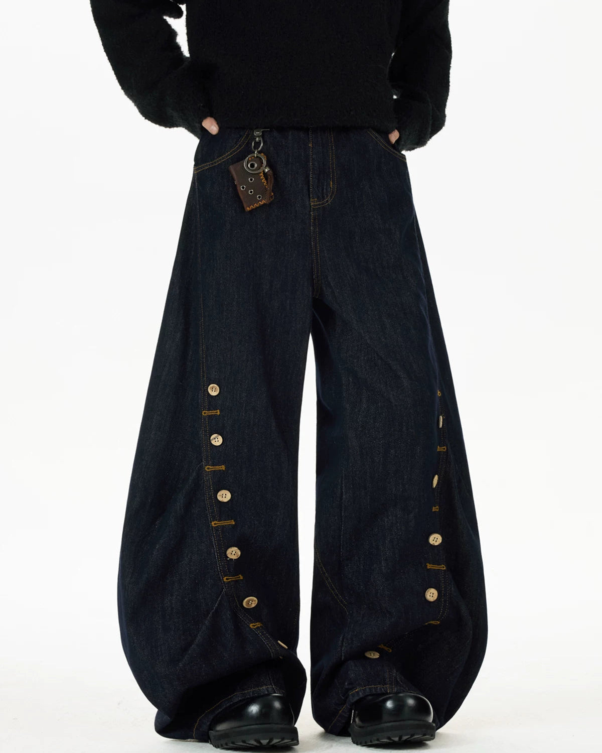 SIDE BUTTON WIDE DENIM
