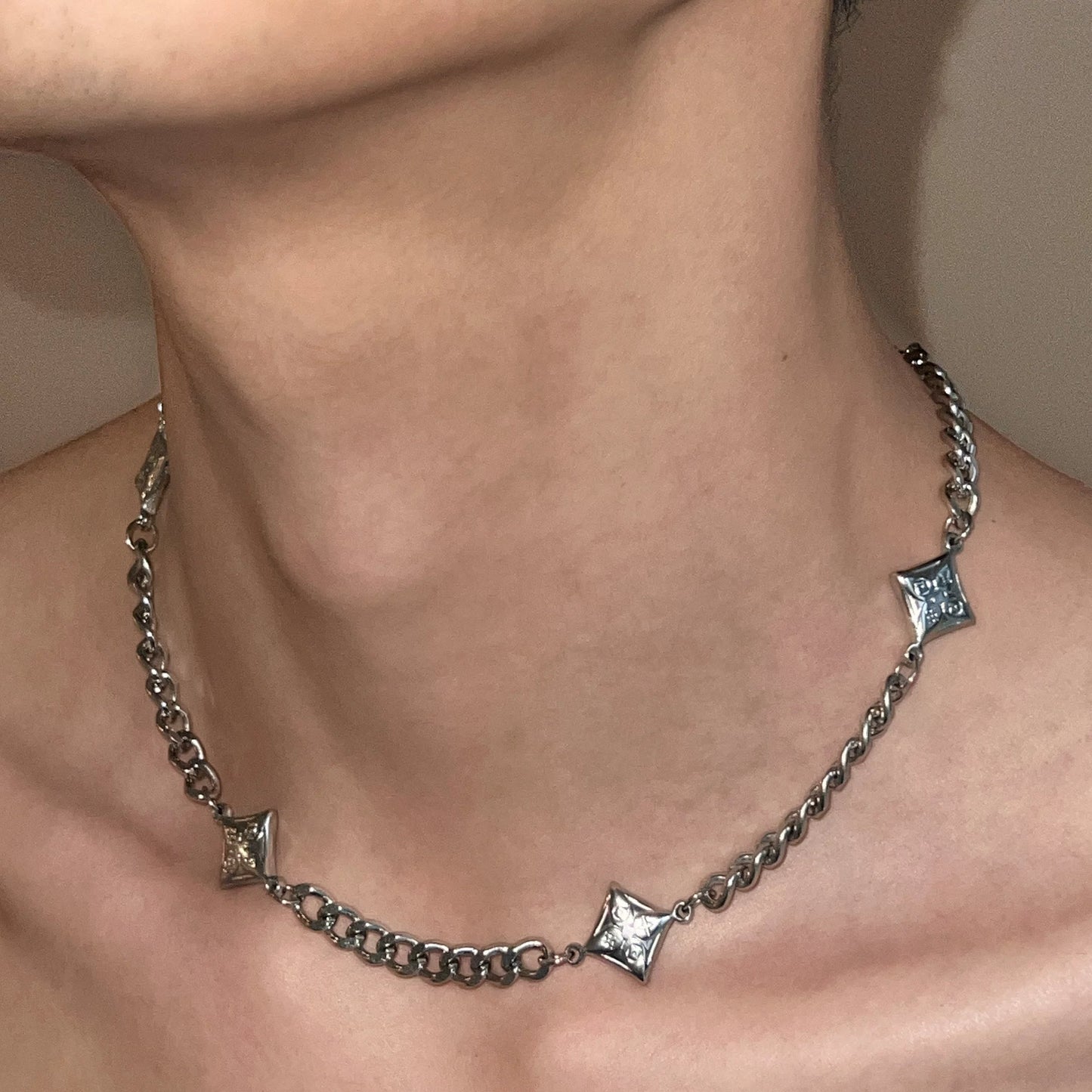 PYRAMID CHAIN NECKLACE