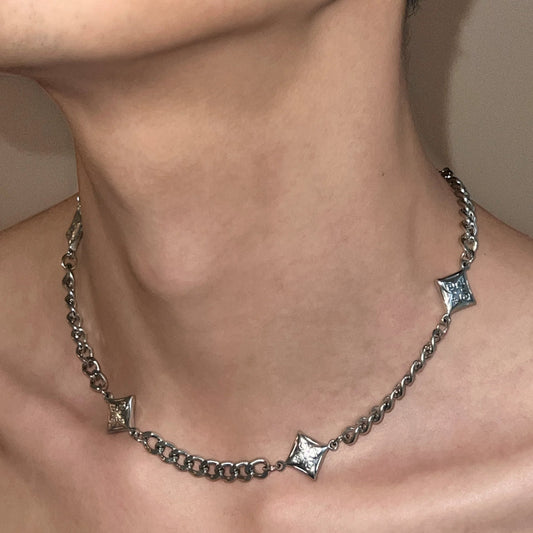 PYRAMID CHAIN NECKLACE